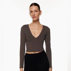 Aritzia Babaton Contour Top